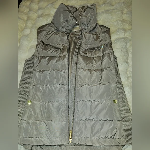Michael Kors Grey Puffer Vest Size Large New Without Tags - Picture 1 of 3